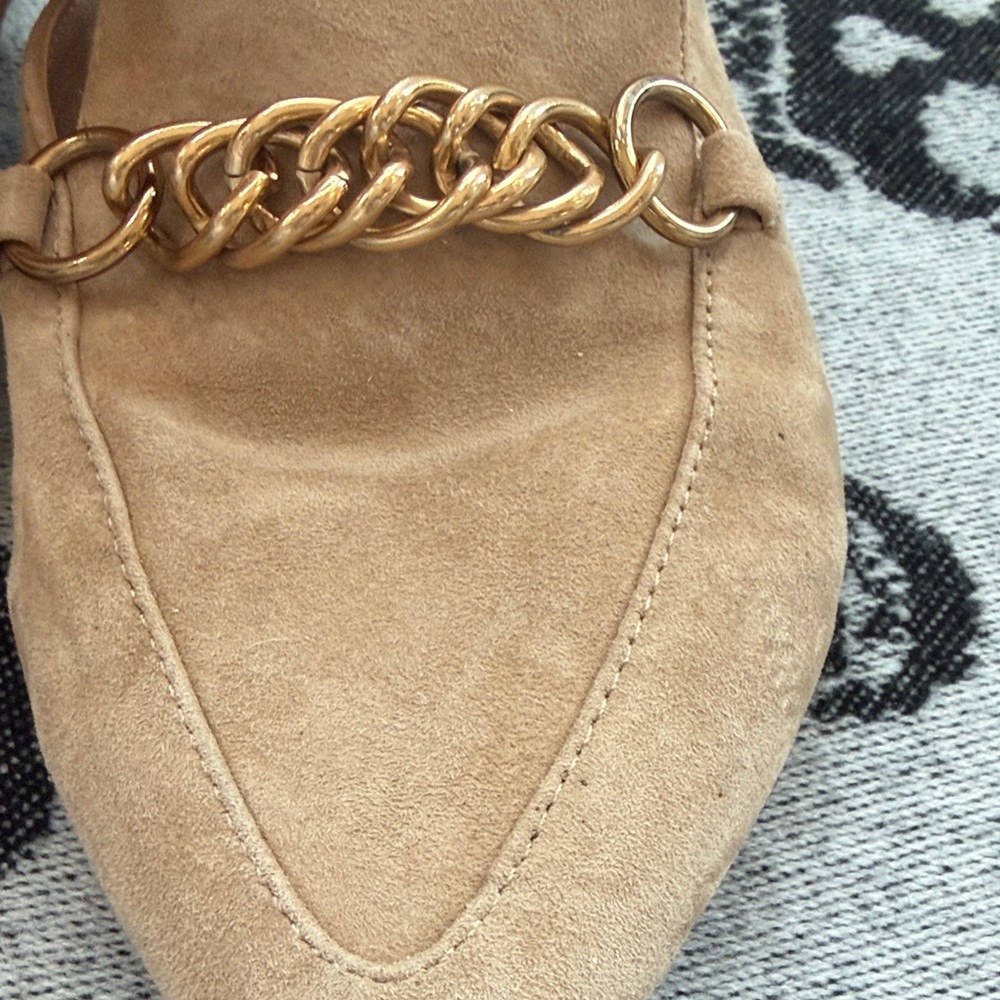 Steve Madden Tan Suede Mules with Gold Chain - Picture 2 of 6